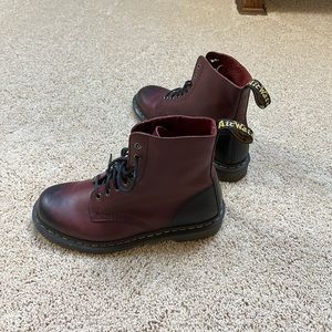 1460 Smooth Leather Lace Up Dr Martens Boot Size 10in Cherry red and Black